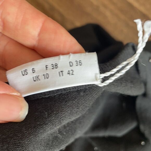 Akris punto 6 nwot studded v neck merino wool black sweater - Picture 10 of 15